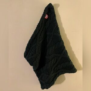 DEEP GREEN CANADA GOOS KNITTED SCARF